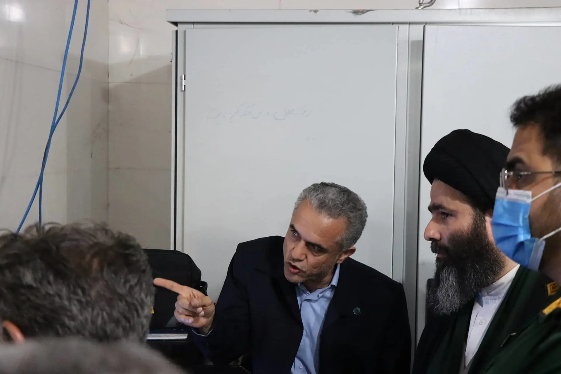 بازدید امام جمعه شوش و فرمانده سپاه ناحیه از کارخانه کشت و صنعت قند خاورمیانه