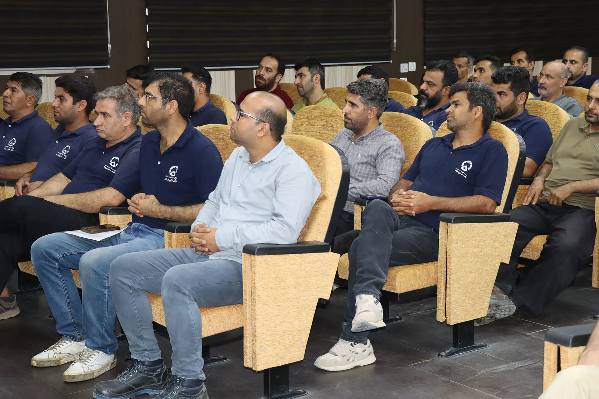 کارگاه آموزشی رفتار سازمانی با شرکت کارکنان اداری آغاز شد